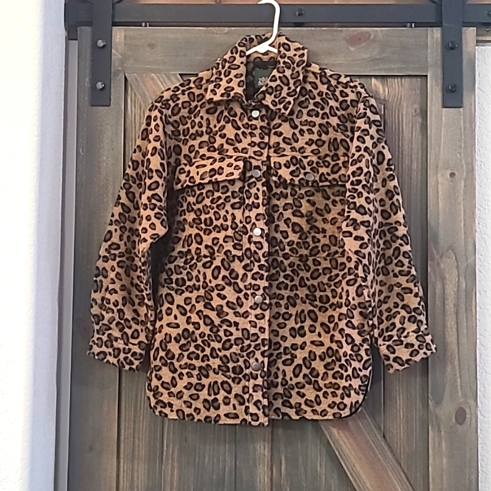 NWT Wild fable Chetan print button up long sleeve.